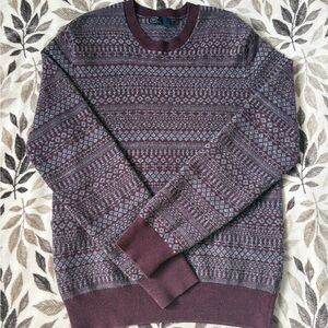 GAP Vintage Men's Burgundy and Blue Patterned Crewneck Sweater